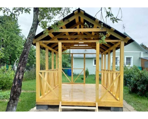 Беседка дачная деревянная "Гостевая" в Московской области с двухскатной крышей